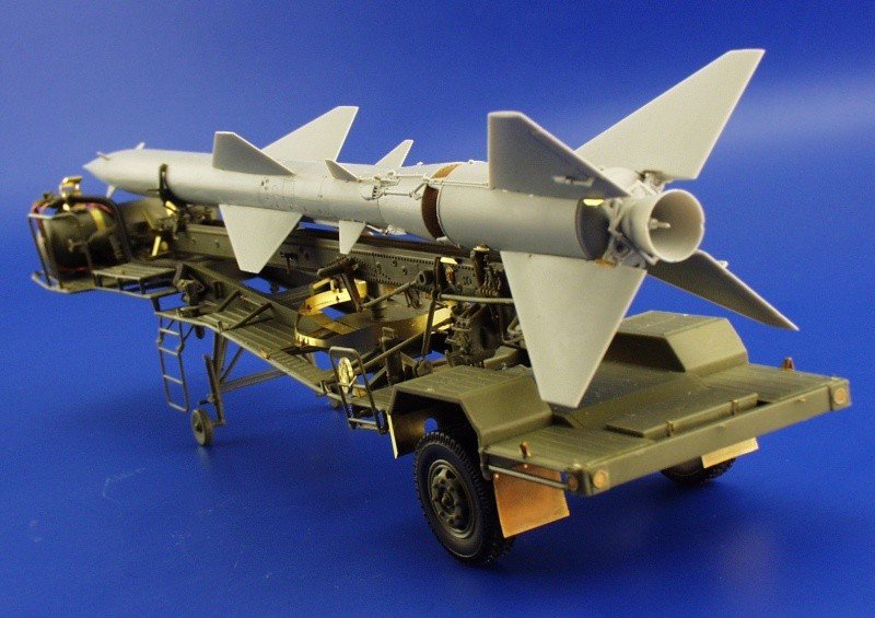 Eduard 35663 SA-2 missile with trailer 1/35 Trumpeter – image 5