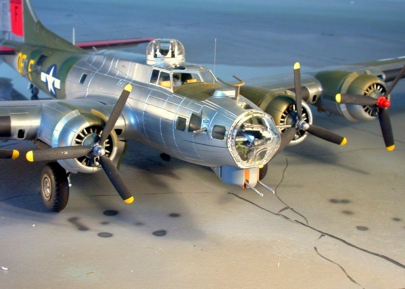 Revell 04283 B-17G Flying Fortress 1/72 – Bild 3