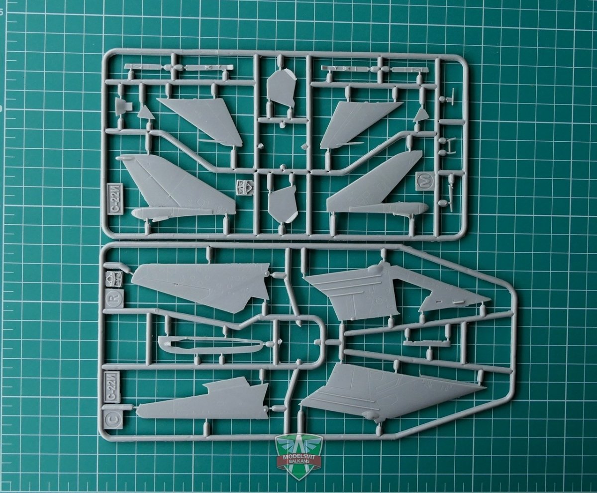 Modelsvit 72009 S-22I (Su-7IG) géométrie d&amp;#39;aile variable 1/72 – image 6