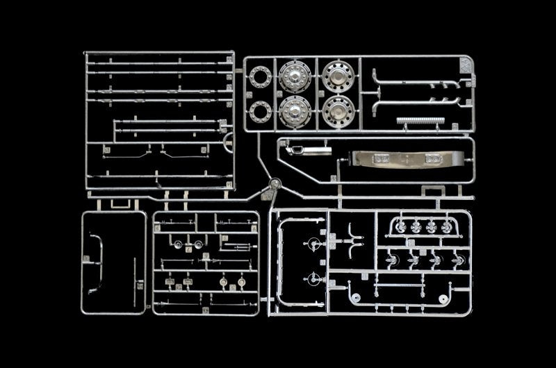 Italeri 3952 Scania R730 Streamline 4×2 Show Trucks 1/24 – obrázek 13