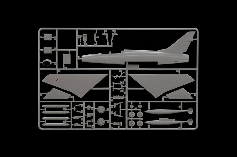 Italeri 1398 F-100F SUPER SABER (1/72) – Bild 2