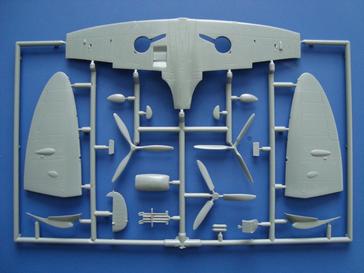 Kovozavody Prostejov KPM0124 Spitfire Mk.Vc Allied Fighters 1/72 – obrázek 7