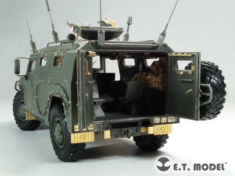ET Model E35-195 Russian GAZ-233014 STS &amp;quot;TIGER&amp;quot; Interior (For Meng VS-003) (1/35) – immagine 2