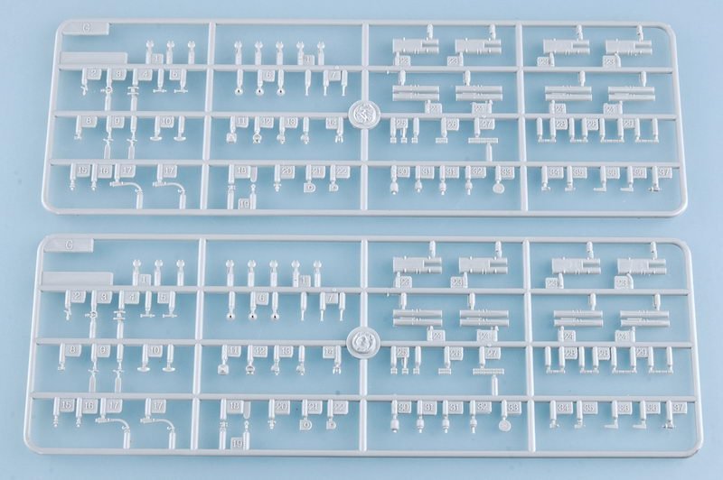 Trumpeter 05723 Ukraine Navy Slava Class Cruiser Vilna Ukraina 1/700 – image 8