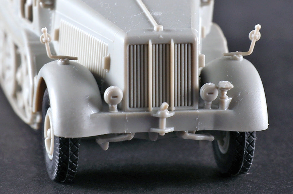 Trumpeter 07403 German Sd.Kfz. 8 Schwerer Zugkraftwagen 12t 1/72 – image 9