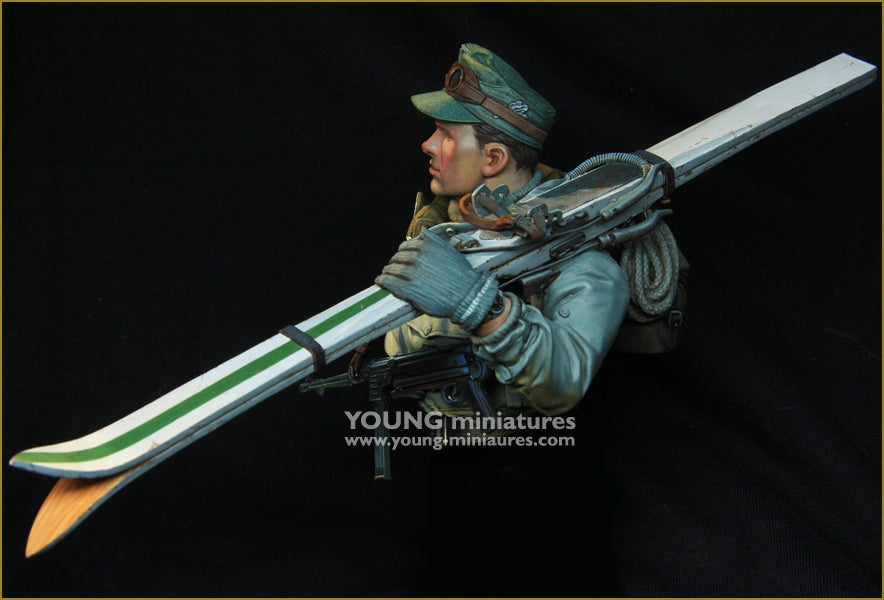 Young Miniatures YM1896 German WWII Ski Jaeger 1/10