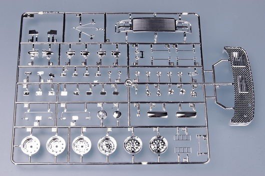 Trumpeter 02506 American LAFRANCE Eagle Fire Pumper 1/25 – image 10