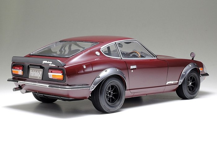 Tamiya 12051 Nissan Fairlady 240ZG Street Custom 1/12 – obrázek 3