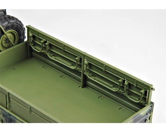 Trumpeter 01004 M1078 Light Medium Tactical Vehicle (LMTV) Standard Cargo Tru 1/35 – imagen 7