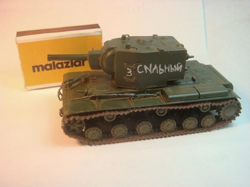 PST 72017 KV-2 Heavy Tank 1/72 – obrázek 10