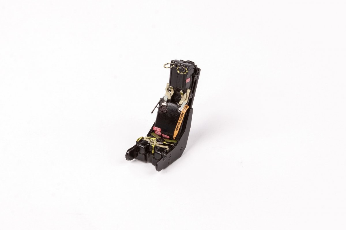 Eduard FE1174 Harrier GR.1/3 seatbelts STEEL KINETIC 1/48 – image 2