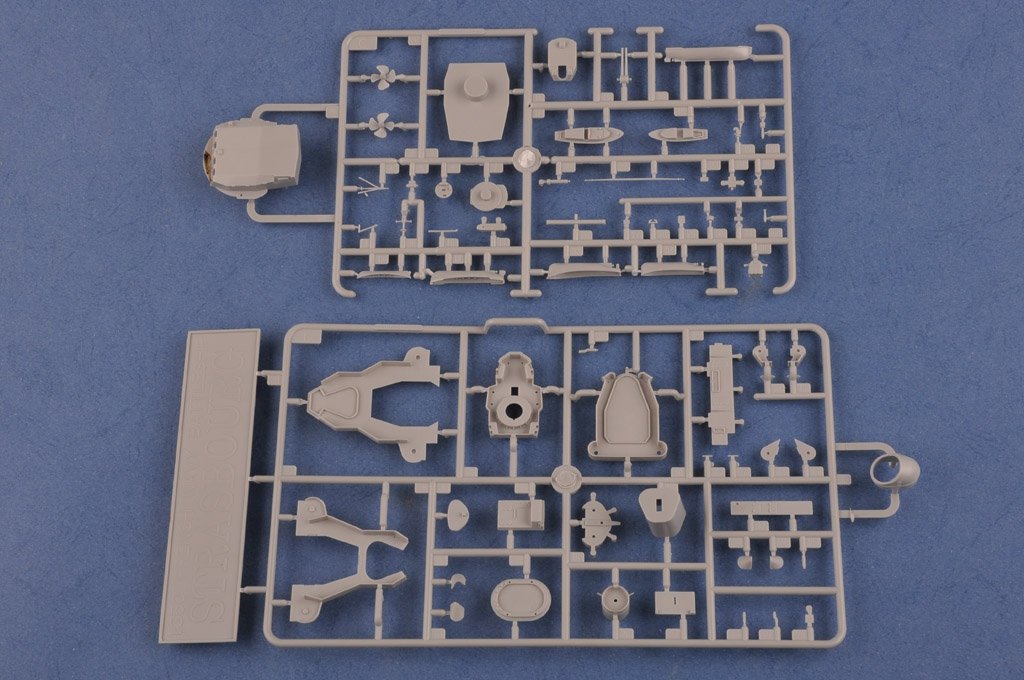 Hobby Boss 86507 French Navy Strasbourg Battleship 1/350 – image 6