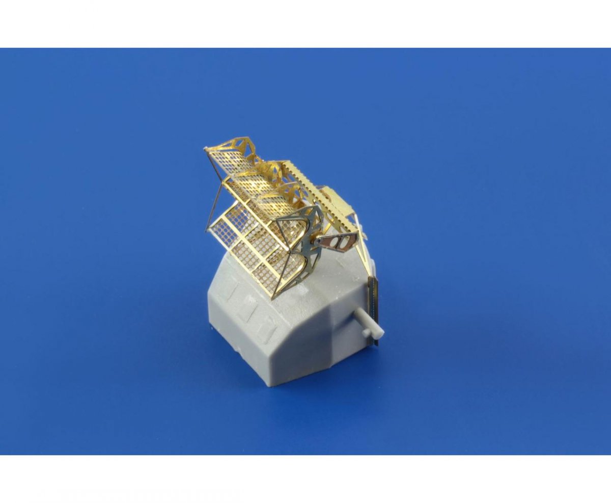 Eduard 53129 USS Hornet CV-8 part 2 - radar antennas MERIT 1/200 – obrázek 6