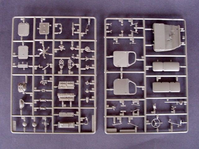 Trumpeter 01003 Soviet ZIL-157K military truck 1/35 – image 6