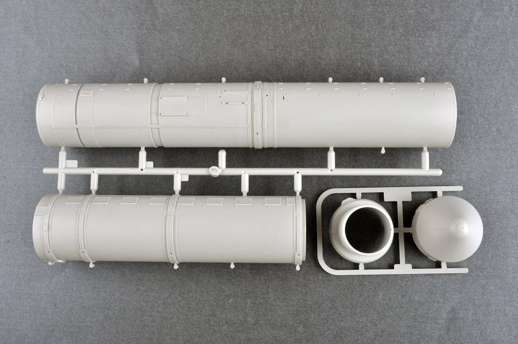 Trumpeter 01082 15U175 TEL of RS-12M1 Topol-M ICBM complex 1/35 – obrázek 6