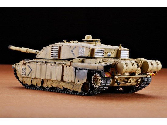 Trumpeter 00323 British Challenger 2 MBT (OP. Telic) Iraq 2003 1/35 – image 4