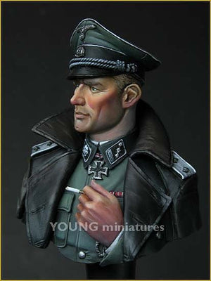 Young Miniatures YM1811 SS TOTENKOPF OFFICER WWII 1/10 – image 5