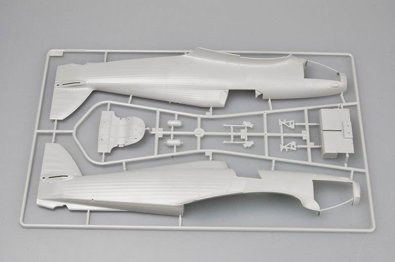 Trumpeter 02417 Hurricane Mk II D/Trop 1/24 – image 3