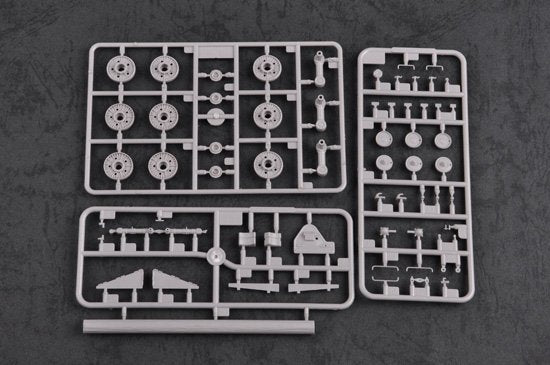 Trumpeter 05546 Soviet T-10M Heavy Tank – zdjęcie 6