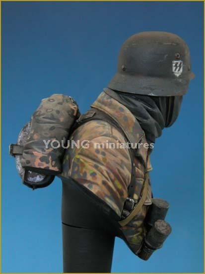 Young Miniatures YM1810 German Waffen SS Ardennes 1944(II) 1/10 – image 6