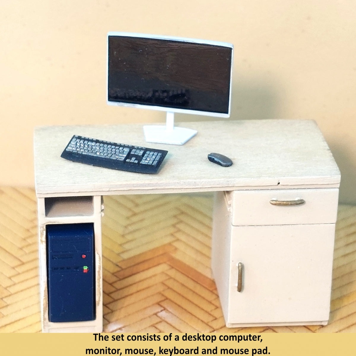 Point of no Return 3524057 PC with monitor, keyboard, mouse and decals / PC with monitor, keyboard, mouse and decals 1/35 – image 9