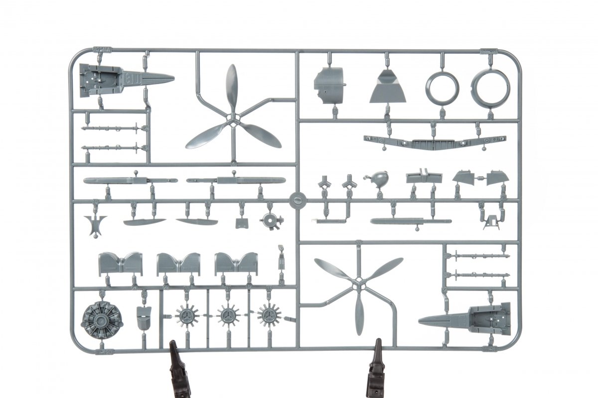 Eduard 84117 Fw 190A-4 w/ engine flaps &amp;amp; 2-gun wings 1/48 – image 6