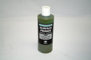 Apprêt de surface Vallejo 74609 Vert russe 200 ml.