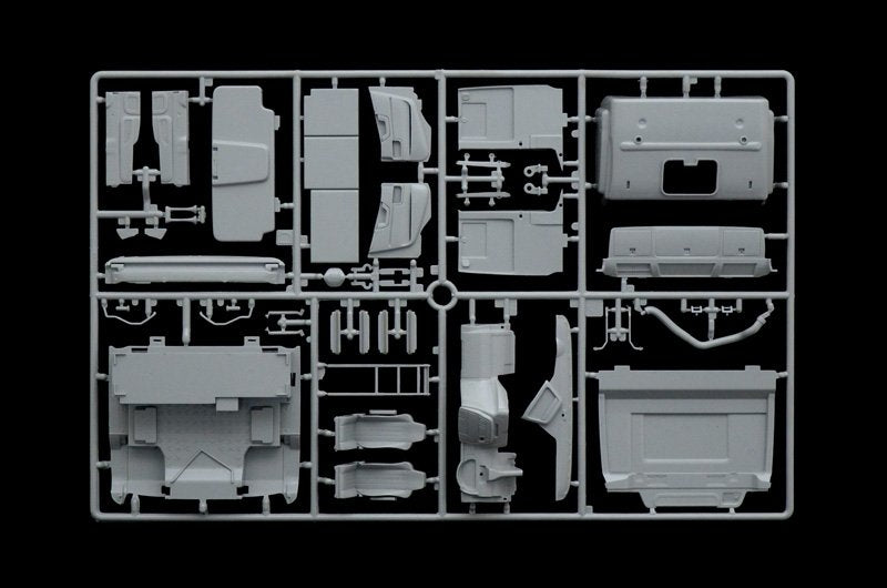 Italeri 3899 IVECO STRALIS HI-WAY EURO 5 1/24 – image 7