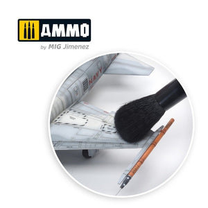 AMMO of Mig Jimenez 8576 DUST REMOVER BRUSH 2 – obrázek 3