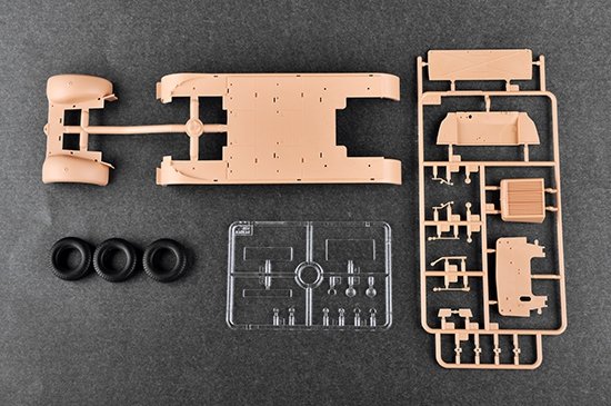 Trumpeter 09538 Sd.Kfz.8 (DB9)Half-Track Artillery Tractor 1/35 – image 13