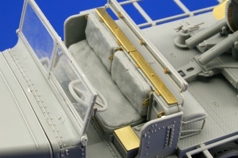 Eduard 36104 Sd. Kfz.7/2 (early) Flak 37 37mm 1/35 Trumpeter – image 9