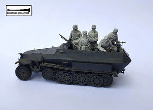 Ardennes Miniature 35027 GERMAN OFFICER AND SOLDIER 1944-1945 1/35 – image 5