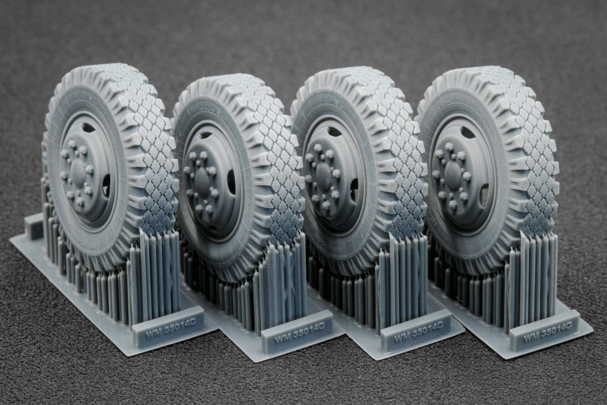 ScaleX WM 35014С D-30 Ordinary and sagged wheel set (for Trumpeter) 1/35