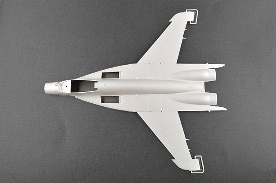 Trumpeter 03224 Russian Mikoyan MIG-29C Fulcrum 1/32 – image 3