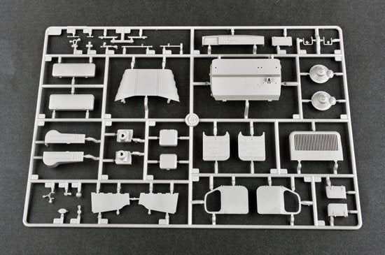 Trumpeter 09501 AT-T Artillery Prime Mover 1/35 – obrázek 7