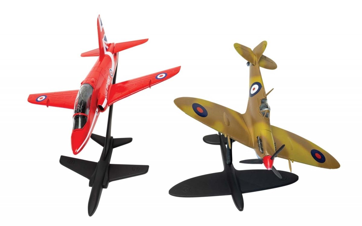 Airfix 50187 Supermarine Spitfire &amp;amp; RAF Red Arrows Hawk - Gift Set 1/72 – obrázek 3