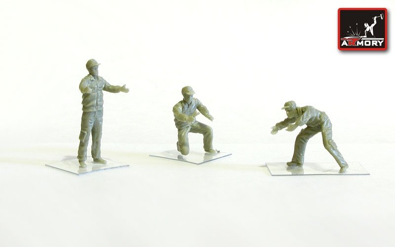 Armory Models F7214 Soviet/Russian modern airfield ground personnel 1/72