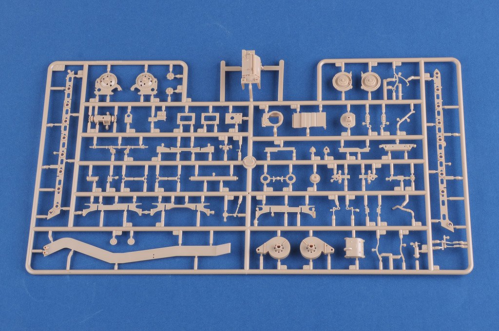 Hobby Boss 84553 German Sd.Kfz.179 Bergepanther Ausf.G 1/35 – image 6