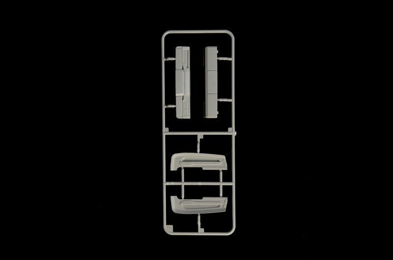 Italeri 3961 Scania S770 4x2 Normal Roof - LIMITED EDITION 1/24 – obrázek 17