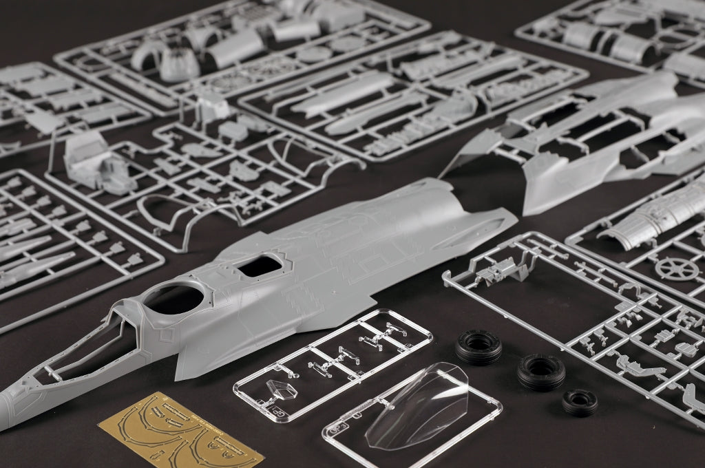 Trumpeter 03232 F-35B Lightning 1/32 – immagine 10
