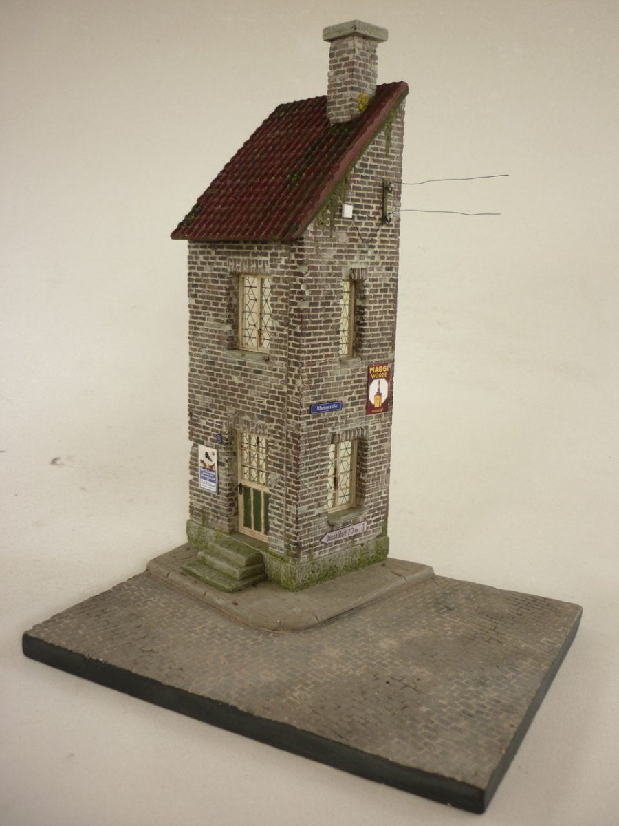 RT-Diorama 35254 Diorama-Base: European Corner Building 1/35 – image 7
