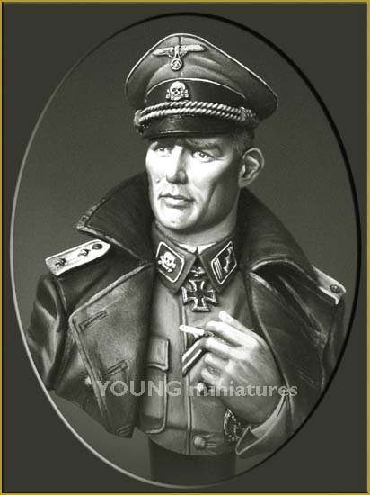 Young Miniatures YM1811 SS TOTENKOPF OFFICER WWII 1/10 – image 7
