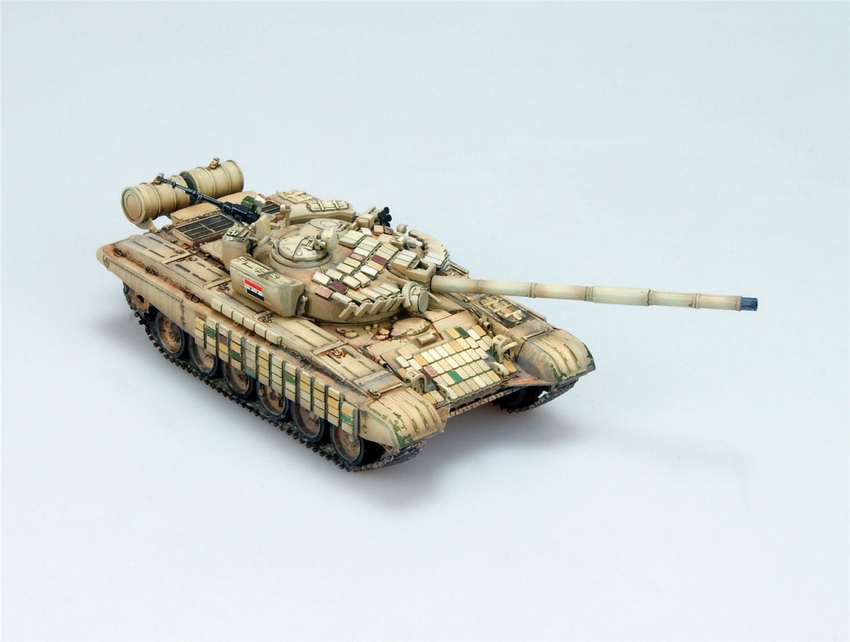 Modelcollect UA72044 T-72AV Main Battle Tank 1/72 – image 2