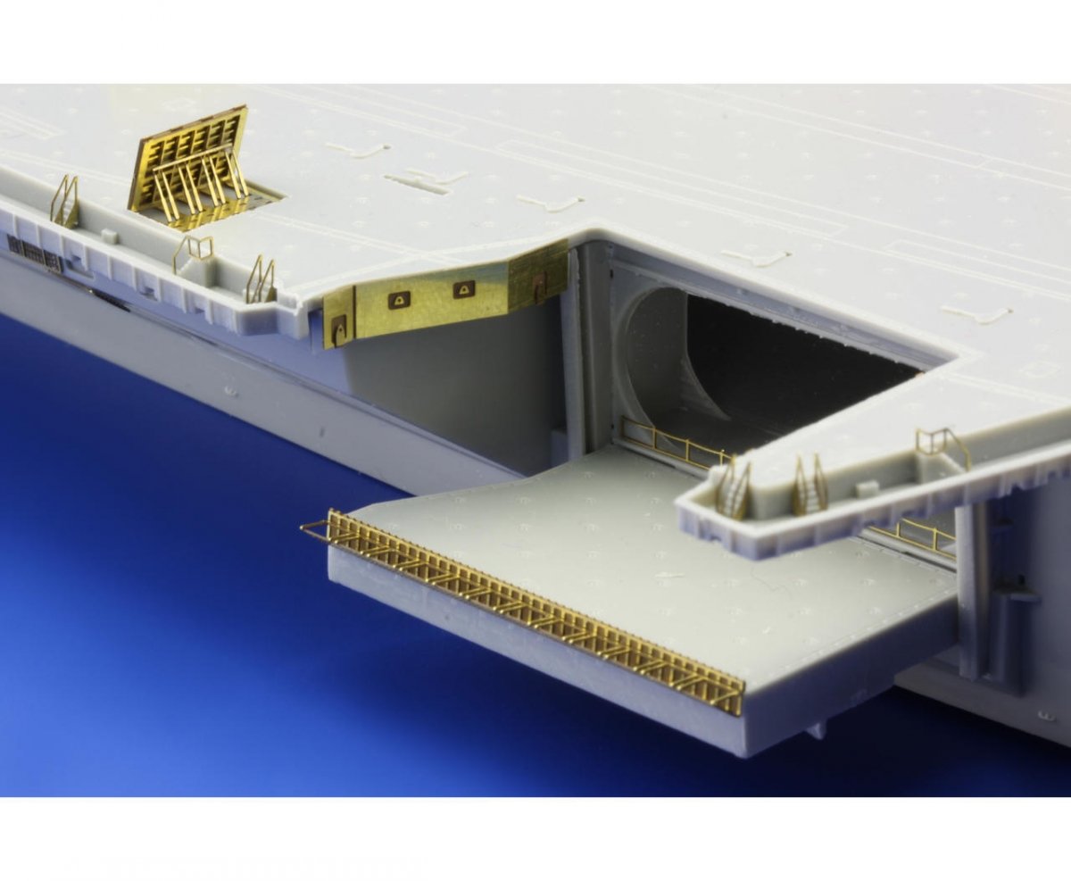 Eduard 17029 USS Nimitz CVN-68 TRUMPETER 1/700 – zdjęcie 4