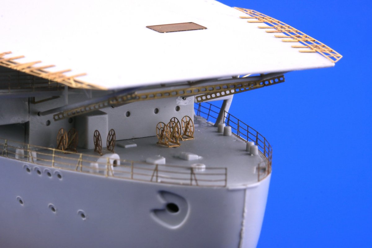 Eduard 53205 DKM Graf Zeppelin pt.2 railings TRUMPETER 1/350 – Bild 2
