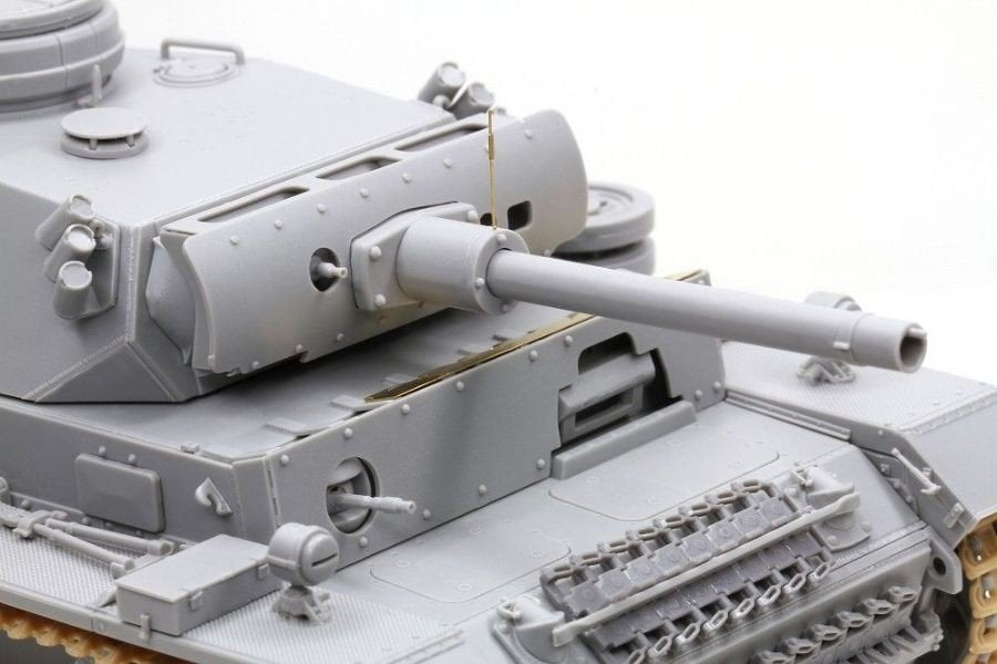 Cyber Hobby 6616 Sd.Kfz.141/3 Pz.Kpfw.III (FL) 1/35 – Bild 8