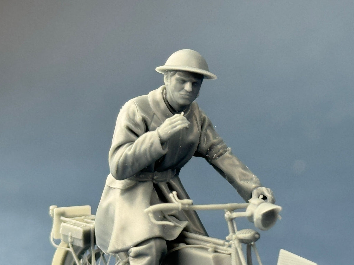 Copper State Models F32-064 British Dispatch Rider on a short break (Motorcycle not included) 1/32 – image 3