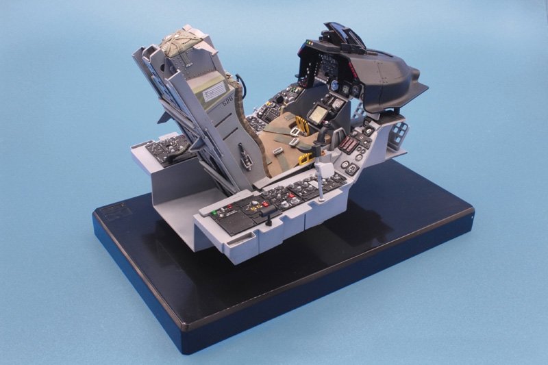 Italeri 2990 F-16 Cockpit 1/12 – obrázek 10