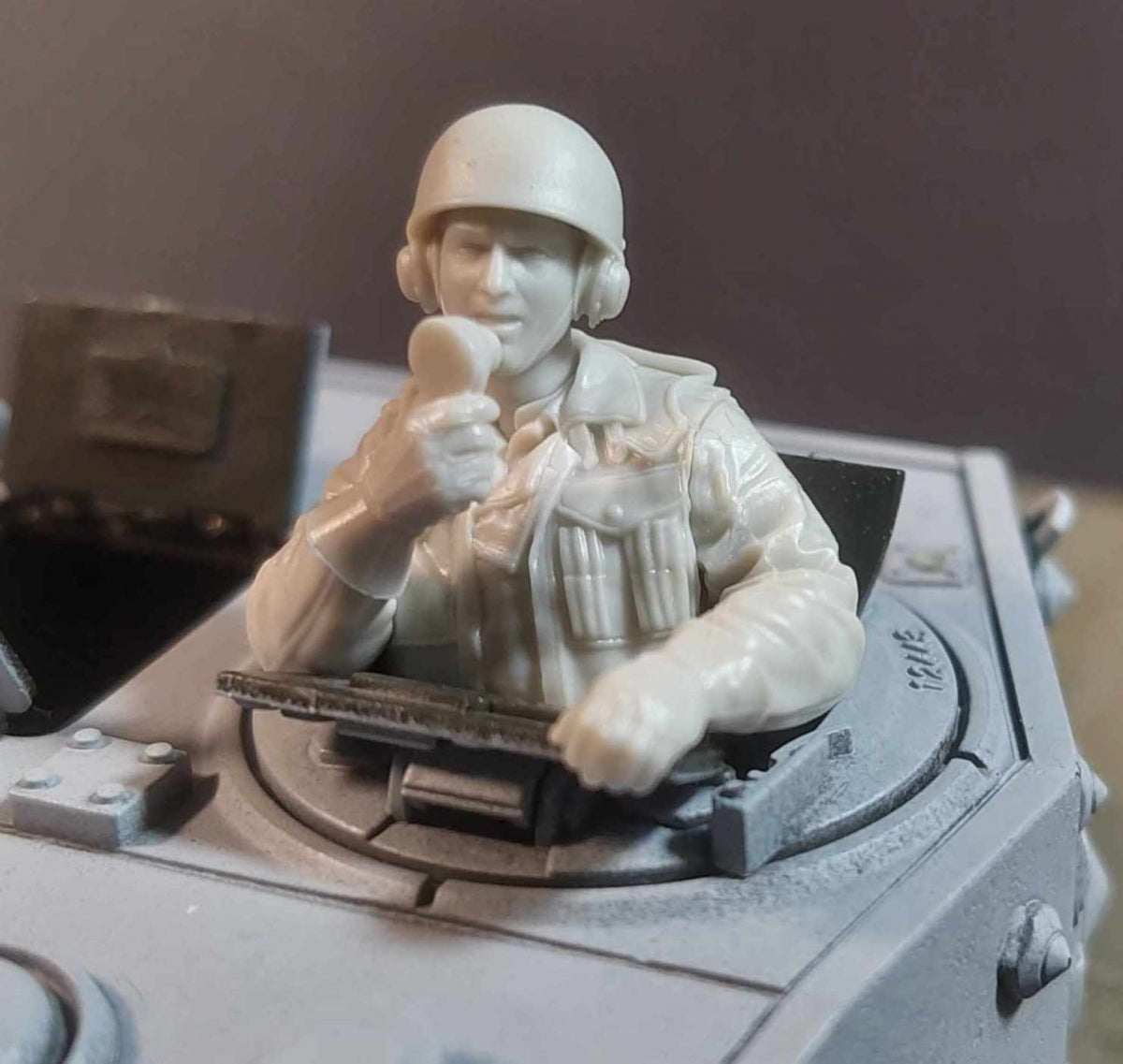 Panzer Art FI35-209 British tank commander Pixie suit 1/35 – image 2