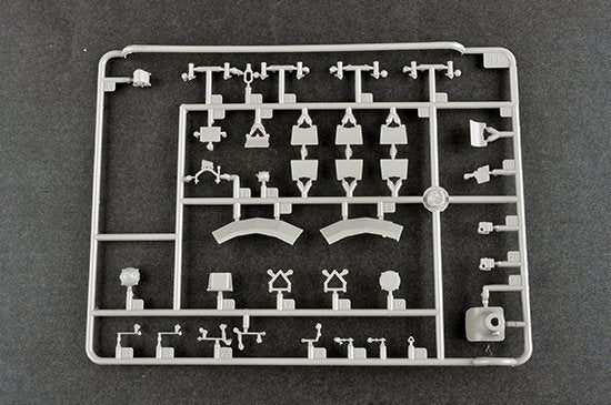 Trumpeter 09525 Russian T-80U MBT 1/35 – image 9